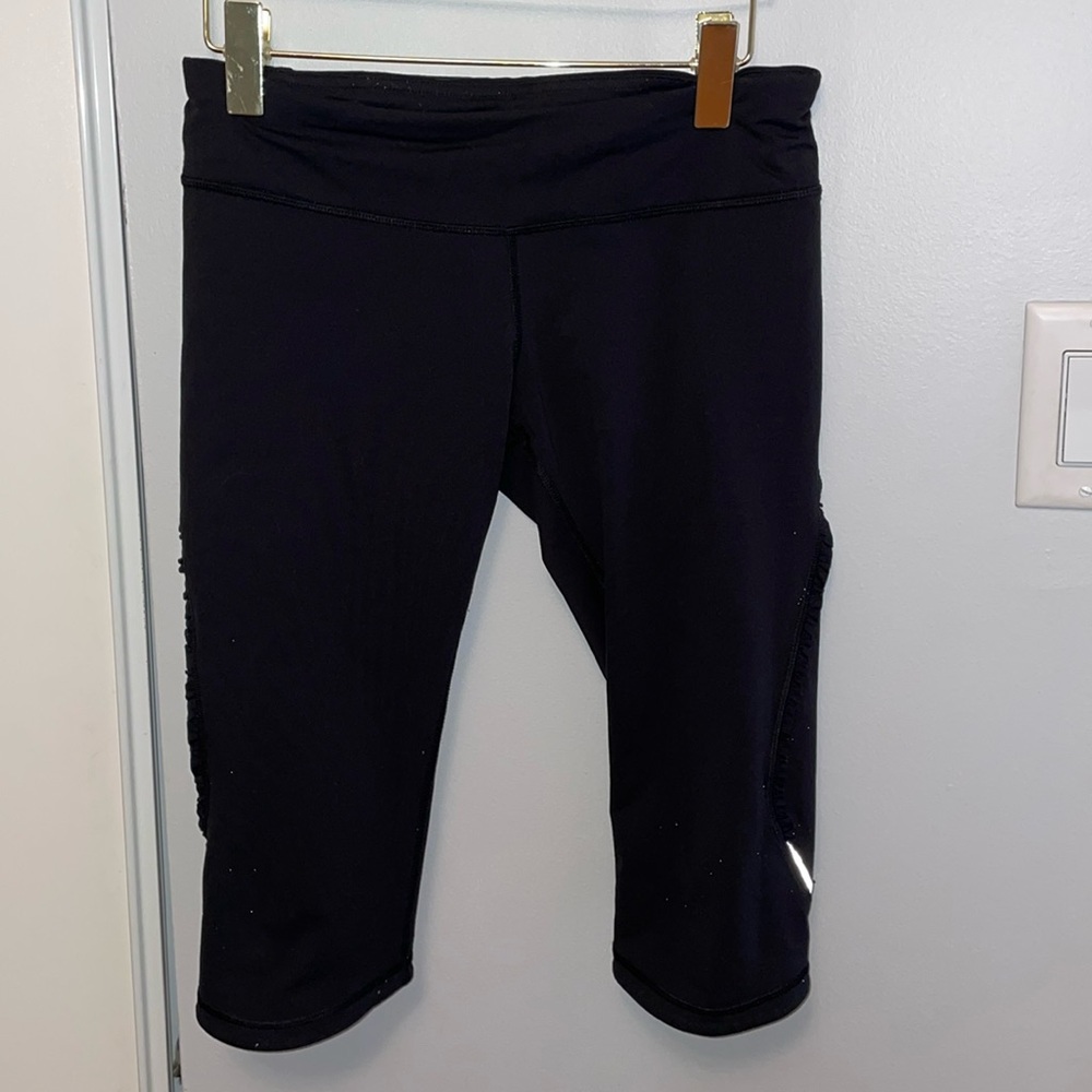 Lululemon knee length legging in Small